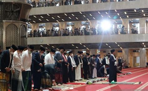 Presiden Jokowi Salat Idul Adha Di Istiqlal Anies Baswedan Di JIS