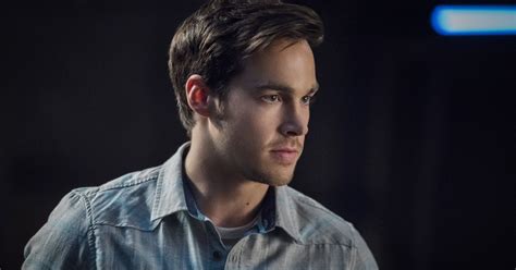 Kara Dumped Mon-El On 'Supergirl' But He's Not Returning To His ...