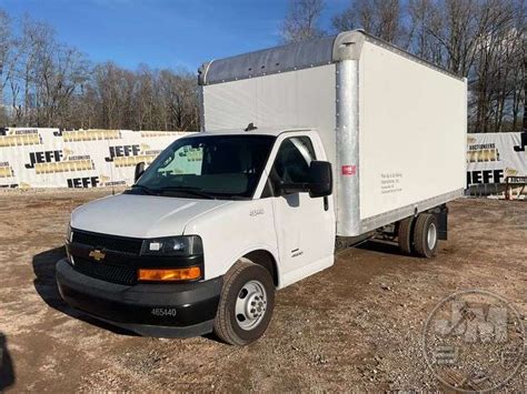 2019 Chevrolet Express 4500 Single Axle Van Truck Vin