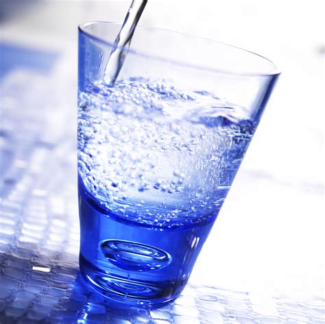 Cold Glass Of Water Images & Pictures - Becuo