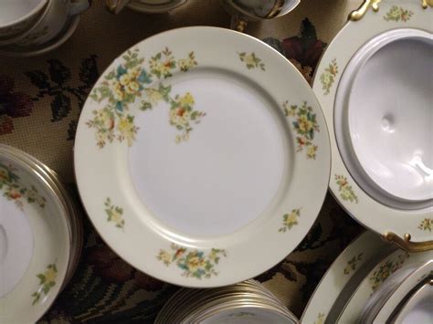 Meito Fine China Hand Painted Made In Japan 93 Pieces Stunning Set