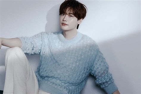 Ace Factory Umumkan Lee Jong Suk Telah Tanda Tangan Kontrak Eksklusif