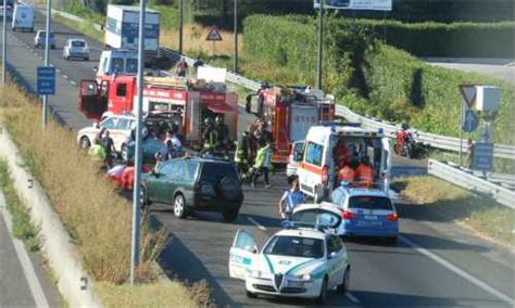 Milano Meda Scontro Mortale Con Suv Alla Guida Una Enne Positiva Ad