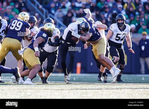 South Bend Indiana Usa 18th Nov 2023 Notre Dame Defensive Lineman