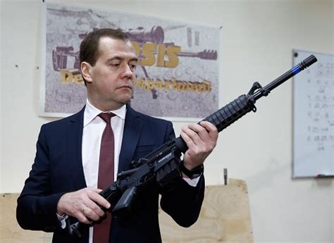 Medvedev Torna A Minacciare Luso Dellarma Nucleare Se Necessario