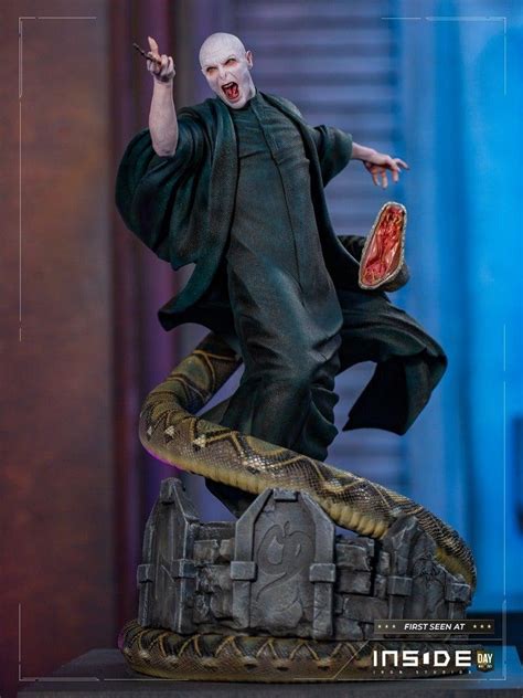 Iron Studios Voldemort Nagini Harry Potter Legacy Replica