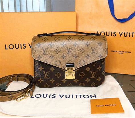 Louis Vuitton Maison Fondee En 1854 Paris ราคาน้ํามัน Paul Smith