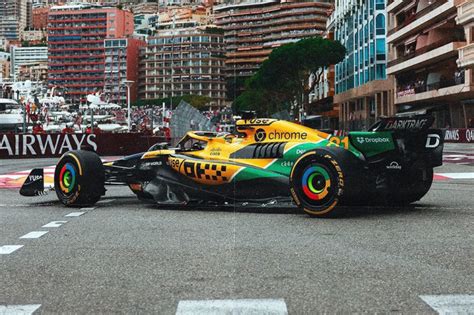 Em Homenagem A Ayrton Senna Mclaren Usar Verde E Amarelo