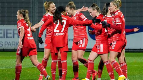 Frauen Bundesliga Fc Bayern Gewinnt Gegen Tsg Hoffenheim Mit 40 Fußball News Sky Sport