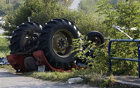 Oslobođenje Nesreća kod Ribnika Policajac poginuo pri prevrtanju