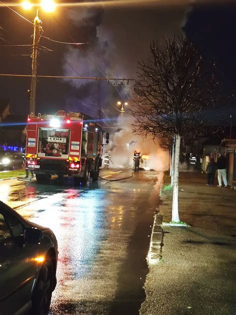 O Ma In A Luat Foc Pe Bulevardul Ecaterina Teodoroiu Din T Rgu Jiu