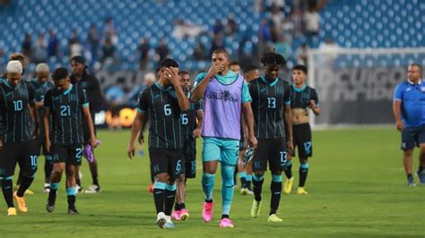 La tristeza de los jugadores de Honduras tras la eliminación de la Copa Oro