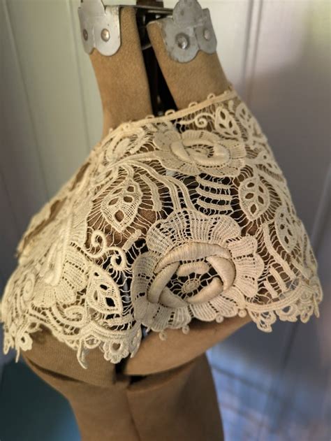 Antique Edwardian Lace Collar Gem