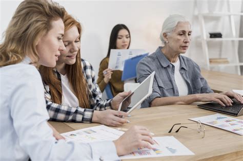 Edadismo qué es y cómo prevenirlo Teleasistencia