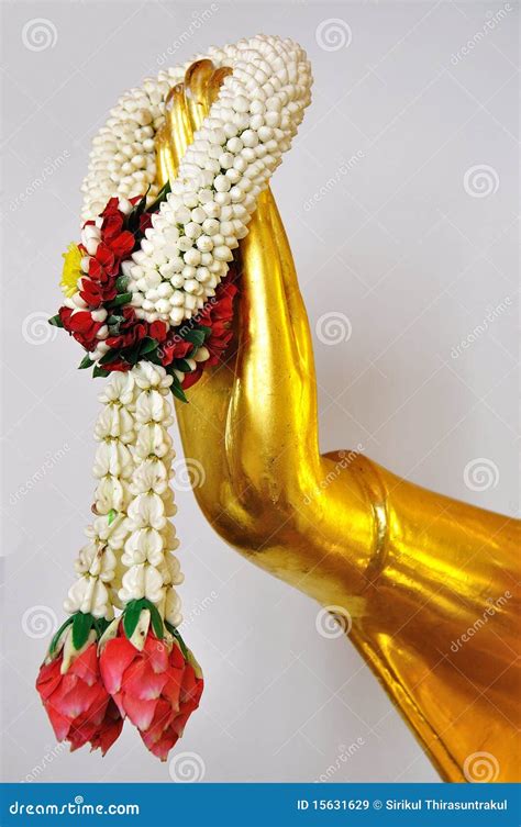 Buddhas Hand Und Girlande Stockbild Bild Von Glaube