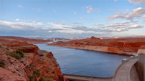 Lake Powell’s water levels continue to fall | 9news.com