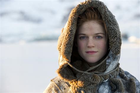 Rose Leslie z Gry o tron w spin offie Żony idealnej Kogo zagra