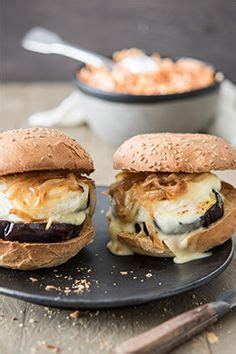 Burger veggie au saint marcellin coleslaw à la pomme Fondez pour le