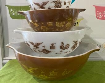 Vintage Pyrex Early American Cinderella Nesting Bowls Pyrex Etsy