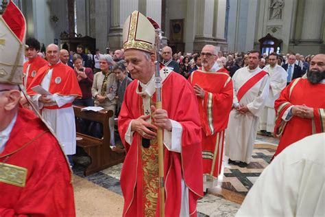 La Festa Del Corpus Domini Bologna Riabbraccia Zuppi