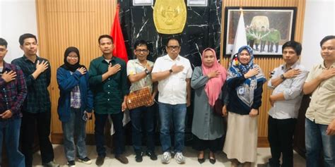 Bahasa Indonesia ORGANISASI MASYARAKAT SIPIL KUNJUNGI KPU SULSEL