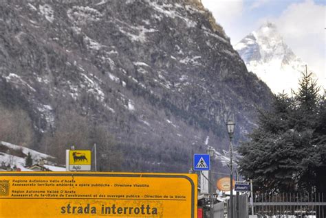 Valle d Aosta Cogne Cervinia e altre località isolate a causa del