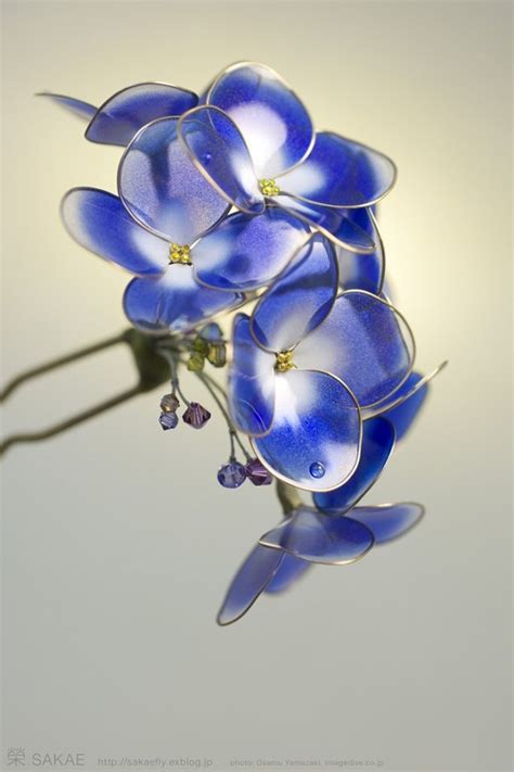 Delicate Resin Flowers Bloom with Unusual Technique | Make: