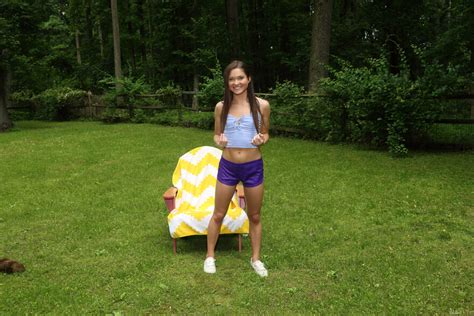 AMATEUR GIRL Als Naturally Athletic Zoe Bloom High