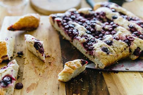 Cranberry Focaccia Del Colaborador De Stocksy Jen Grantham Stocksy