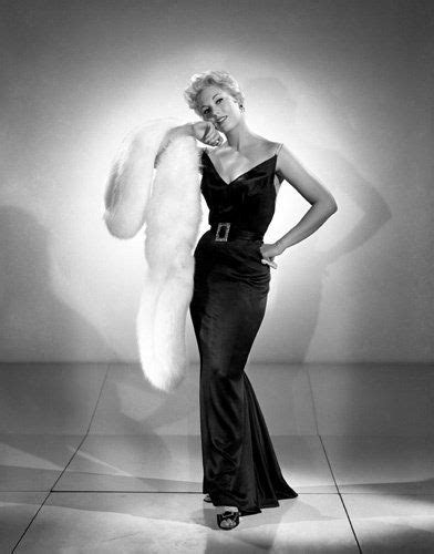 Pictures And Photos Of Kim Novak Kim Novak Glamour Vintage Glamour