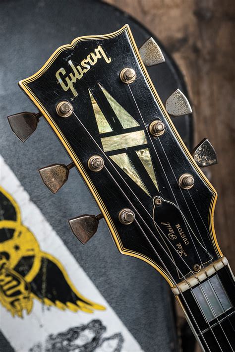 Gibson Les Paul Custom Headstock