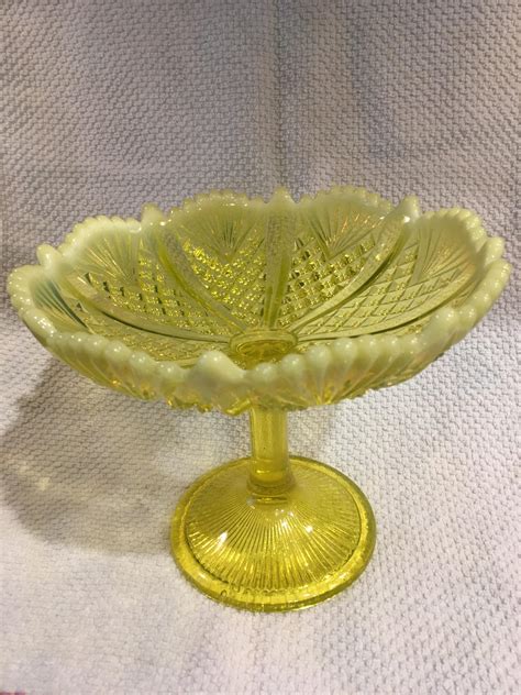 Any Idea As To Maker Of This It Acts Like Uranium Glass Under Black Light Rglasscollecting