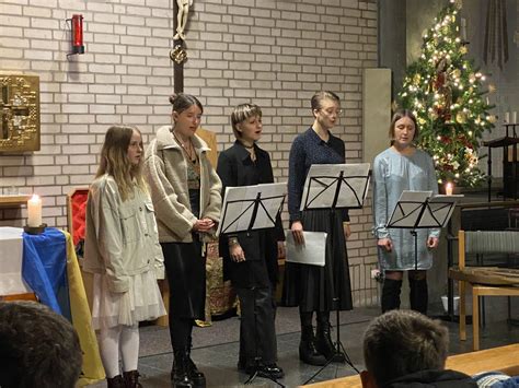 Abendliches Singen Mit Ukrainischen S Ngerinnen In St Nikolaus Kath