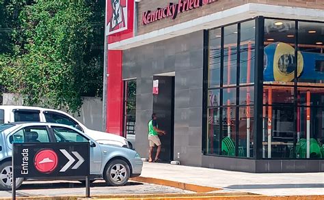 Cancún Ladrones Amarran A Guardia De Kfc Para Robar La Caja Fuerte