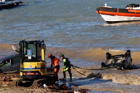 Decenas De Desaparecidos En Ischia