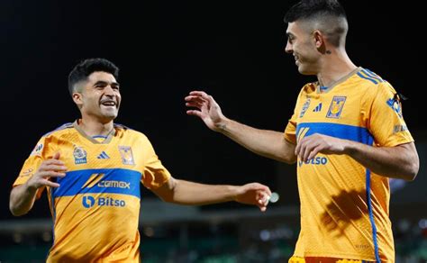 Liga MX Tigres Golea A Santos Con Doblete De Brunetta