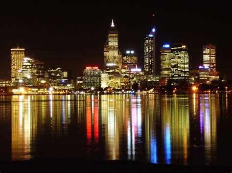 Perth Skyline bei Nacht HD-Wallpaper: Breitbild: High-Definition: Vollbild