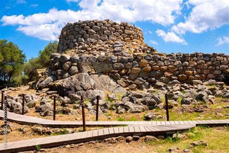 Il Parco Archeologico Di Arzachena Cagliari Vistanet