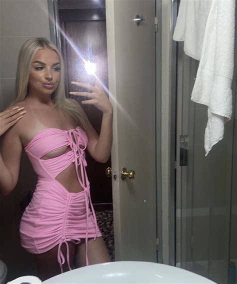 Dirty Dave On Twitter Love Her Tiny Tits Long Legs And Pretty Feet