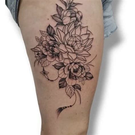 Tatuaż kwiaty Autor Lucky Tattoo dziarownia pl