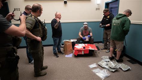 Us Marshals Nab 24 Violent Fugitives In Oregon Operation Cnn