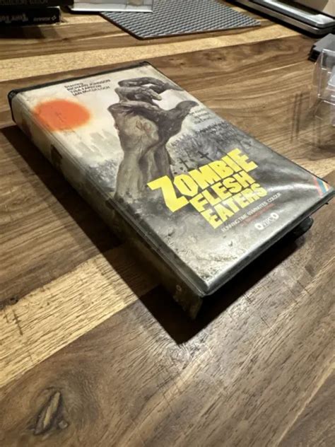 ZOMBIE FLESH EATERS Strong Uncut Version Pre Cert VHS Big Box Video