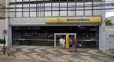 Bancos reabrem após feriado de carnaval