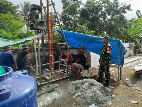 Babinsa Dan Warga Gotong Royong Bangun Reservoir Air Bersih Di Desa