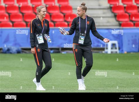 Vivianne miedema netherlands hi-res stock photography and images - Alamy