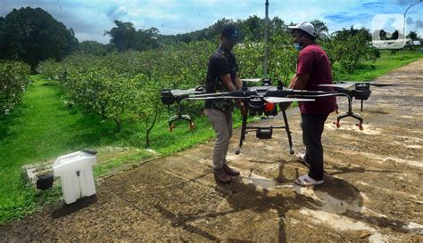 IPB Kembangkan Drone Penyemprot Pupuk Untuk Tingkatkan Produksi