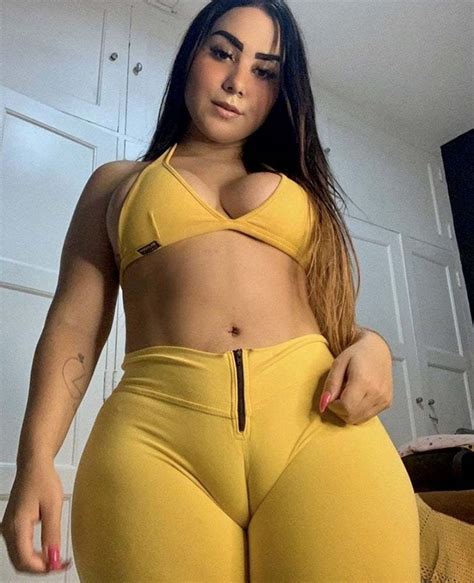 Big Camel Toe Scrolller