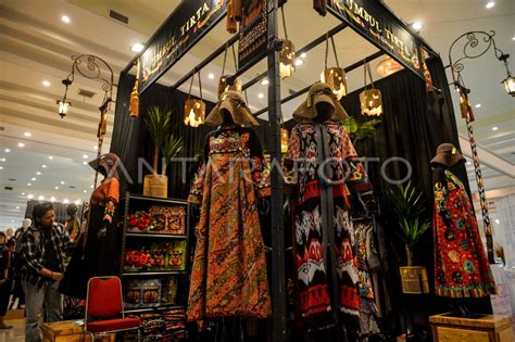 Pameran Batik Dan Kerajinan Nusantara Antara Foto