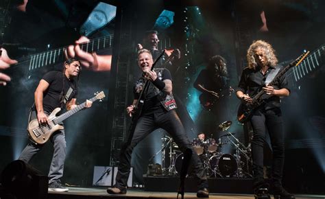 Metallica Au Stade De France Un Premier Soir Explosif Juste Milieu