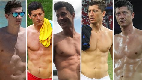 Robert Lewandowski Ko Czy Lat Zdj Cia Bez Koszulki Klata Plejada Pl